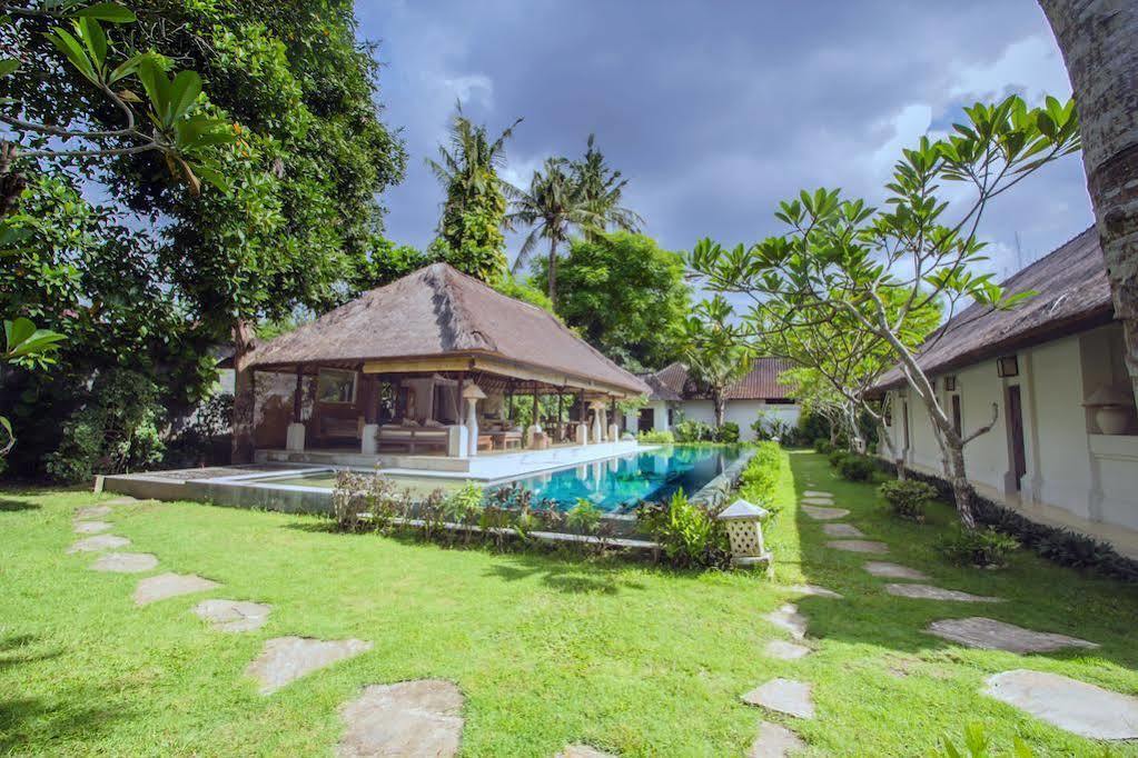Blind Dog Inn Sanur Extérieur photo