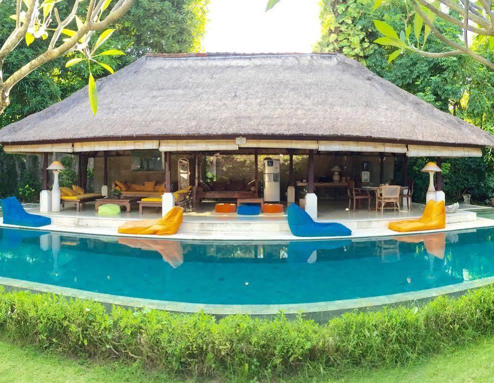 Blind Dog Inn Sanur Extérieur photo