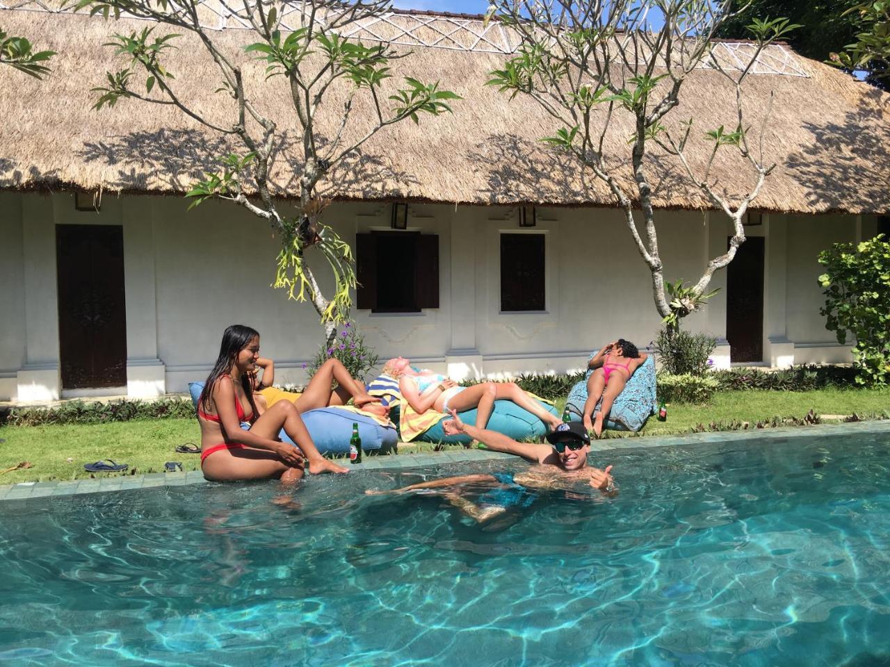 Blind Dog Inn Sanur Extérieur photo